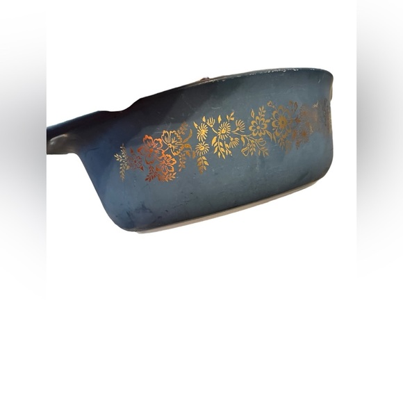 Pyrex Golden Bouquet 1.5 qt Blue and Gold Casserole Dish (1965) - Picture 6 of 11